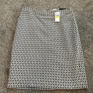 Woman’s Van Heusen skirt 4